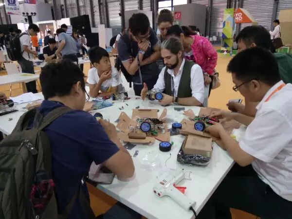 上海移动大会展馆行（4）：让孩子带我们通往未来