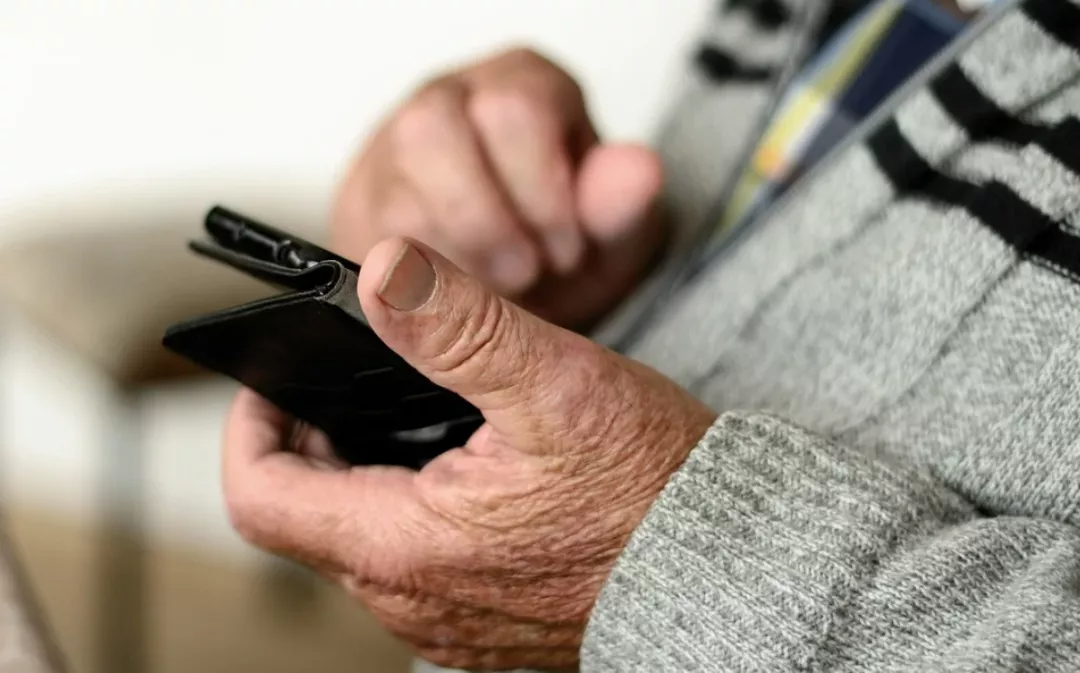 给老人定制的 App，我也想用